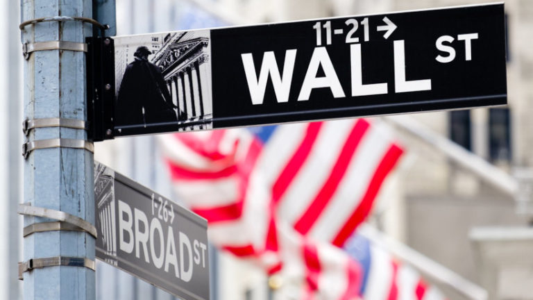 Mercati azionari statunitensi e bandiera americana