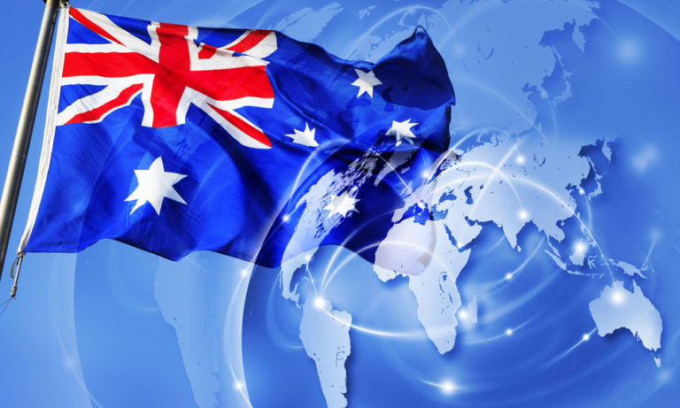 Bandiera australiana davanti a un planisfero