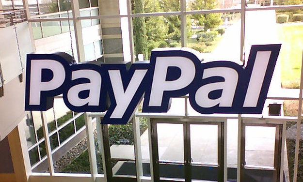 Piccola flessione per le azioni Paypal