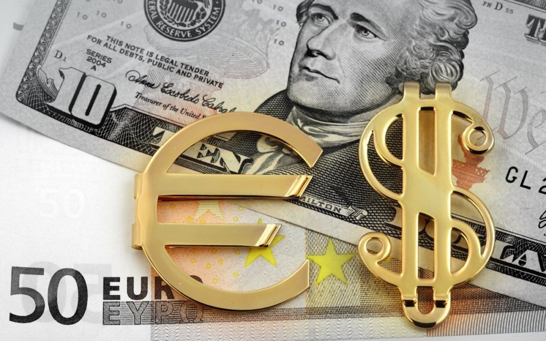 Il dollaro cresce grazie alla caduta dell’euro