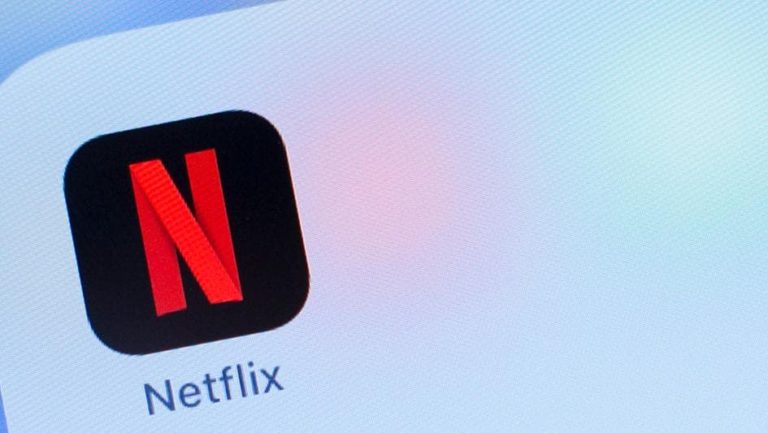 Logo Netflix visualizzato su uno schermo