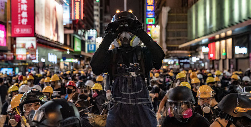 I futures di Dow Jones cadono sulle proteste di Hong Kong
