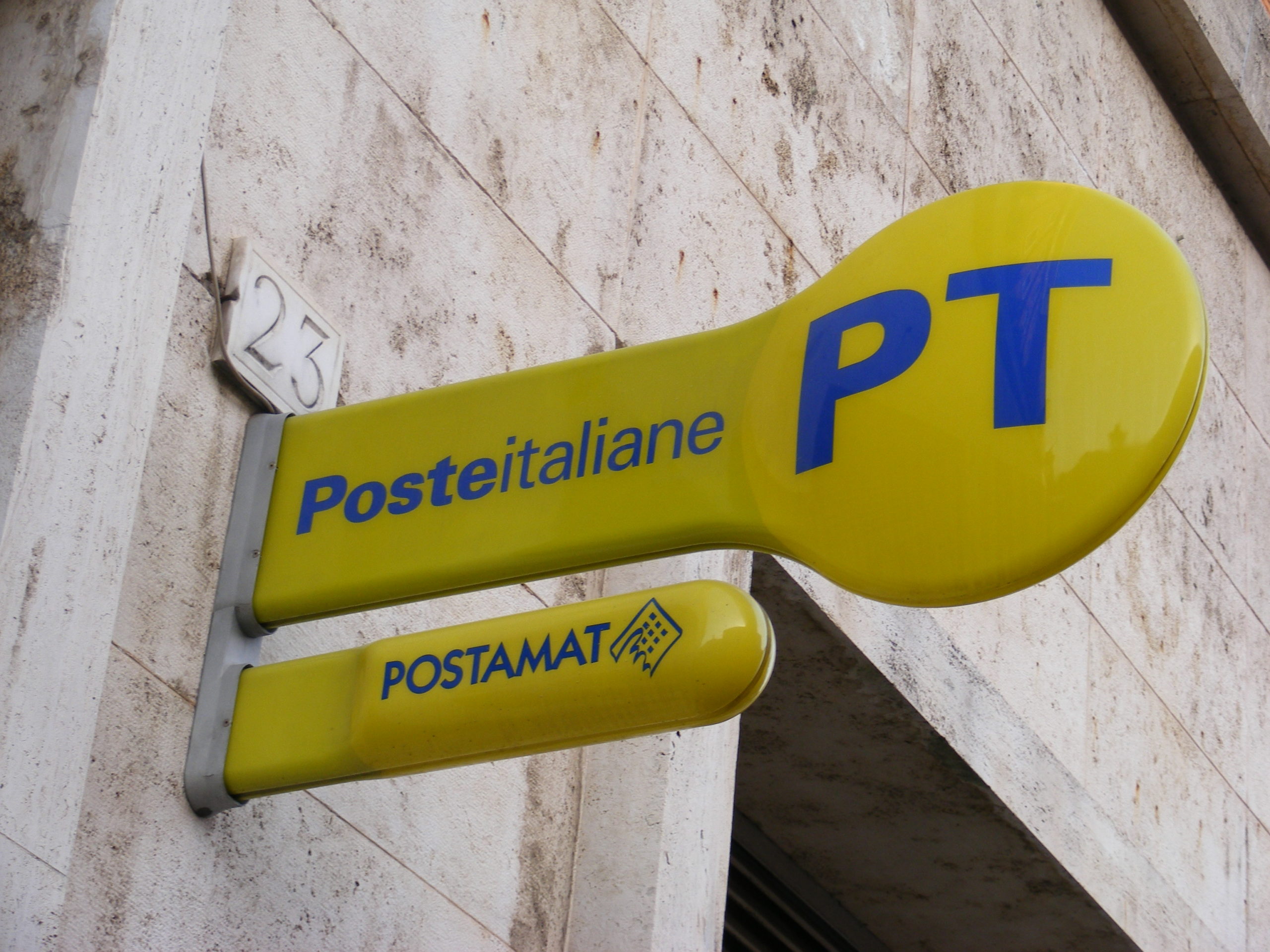 Azioni Poste Italiane trimestrali in ribasso ma il Titolo recupera