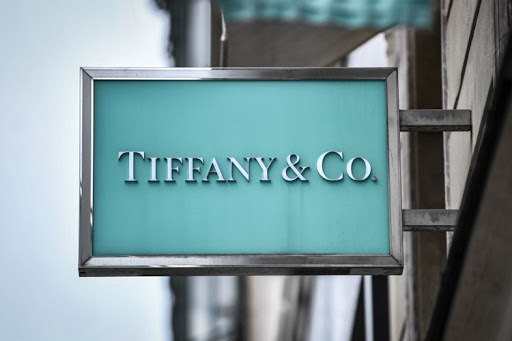 Azioni Tiffany a picco: LVMH incerta sull’acquisto