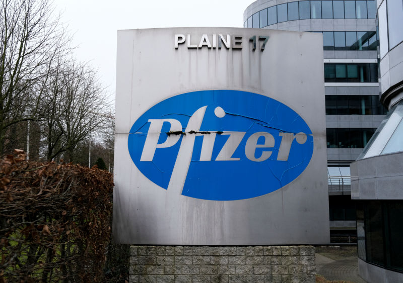 Azioni Pfizer, previsioni su 12 mesi: la concorrenza è forte