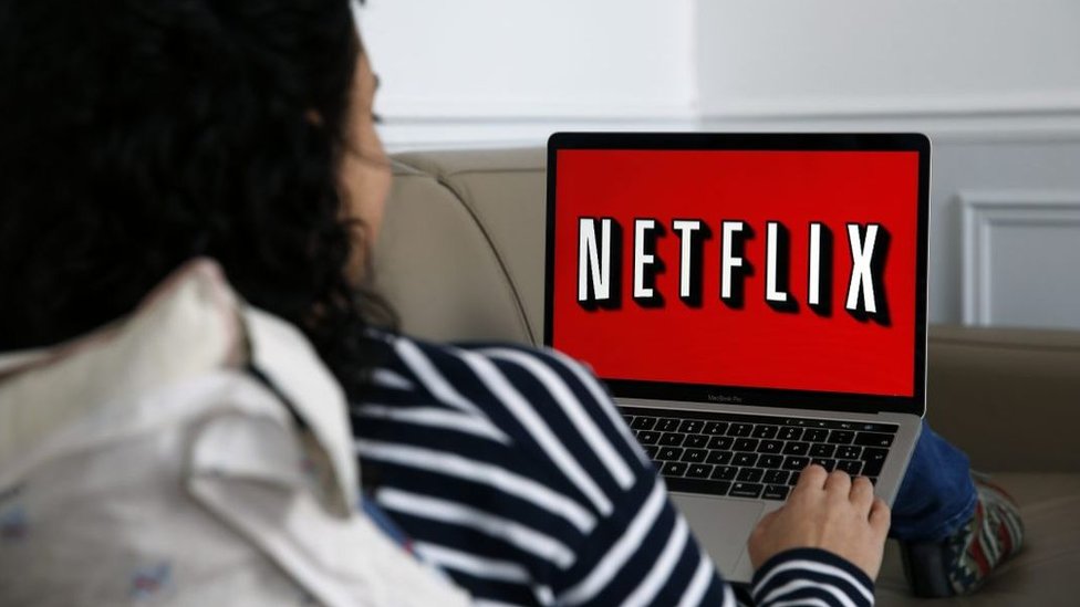Azioni Netflix, il piano di riacquisto da 5 miliardi ha senso?